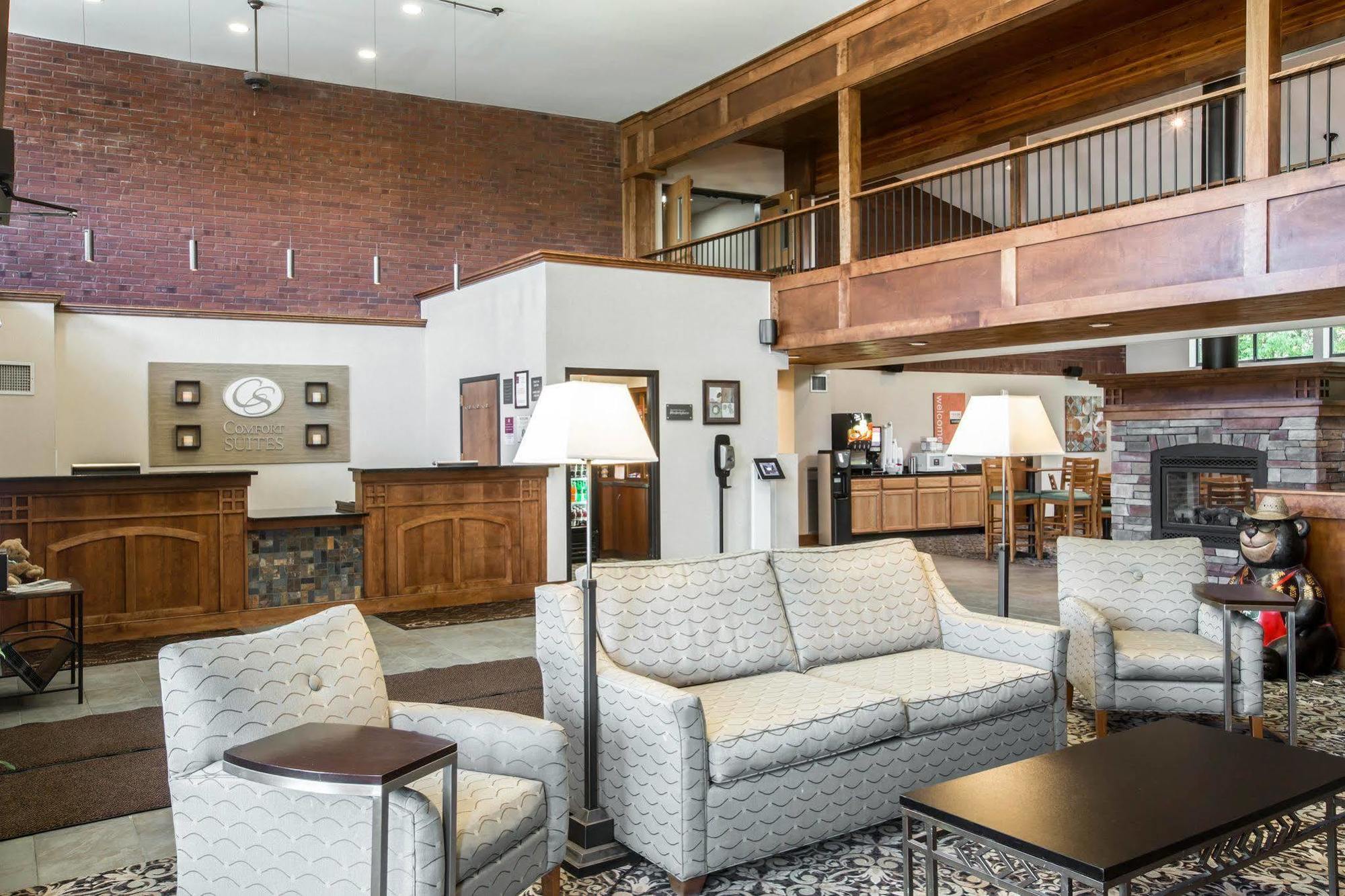 Comfort Suites South Burlington Near University Экстерьер фото